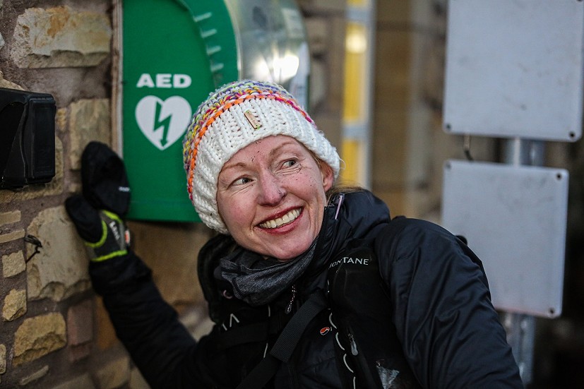 Debbie Martin-Consani at the finish  © Montane Spine Race