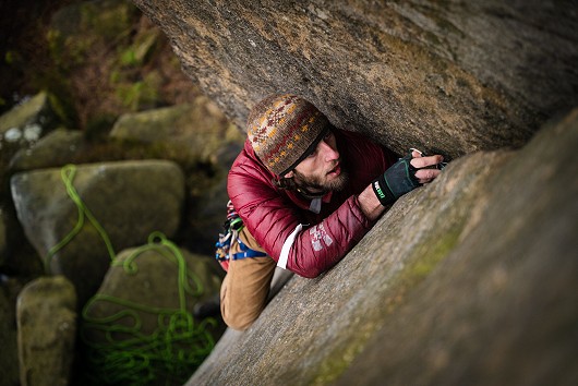 Squeezing between a roof and a hard place.  © Jake Webb