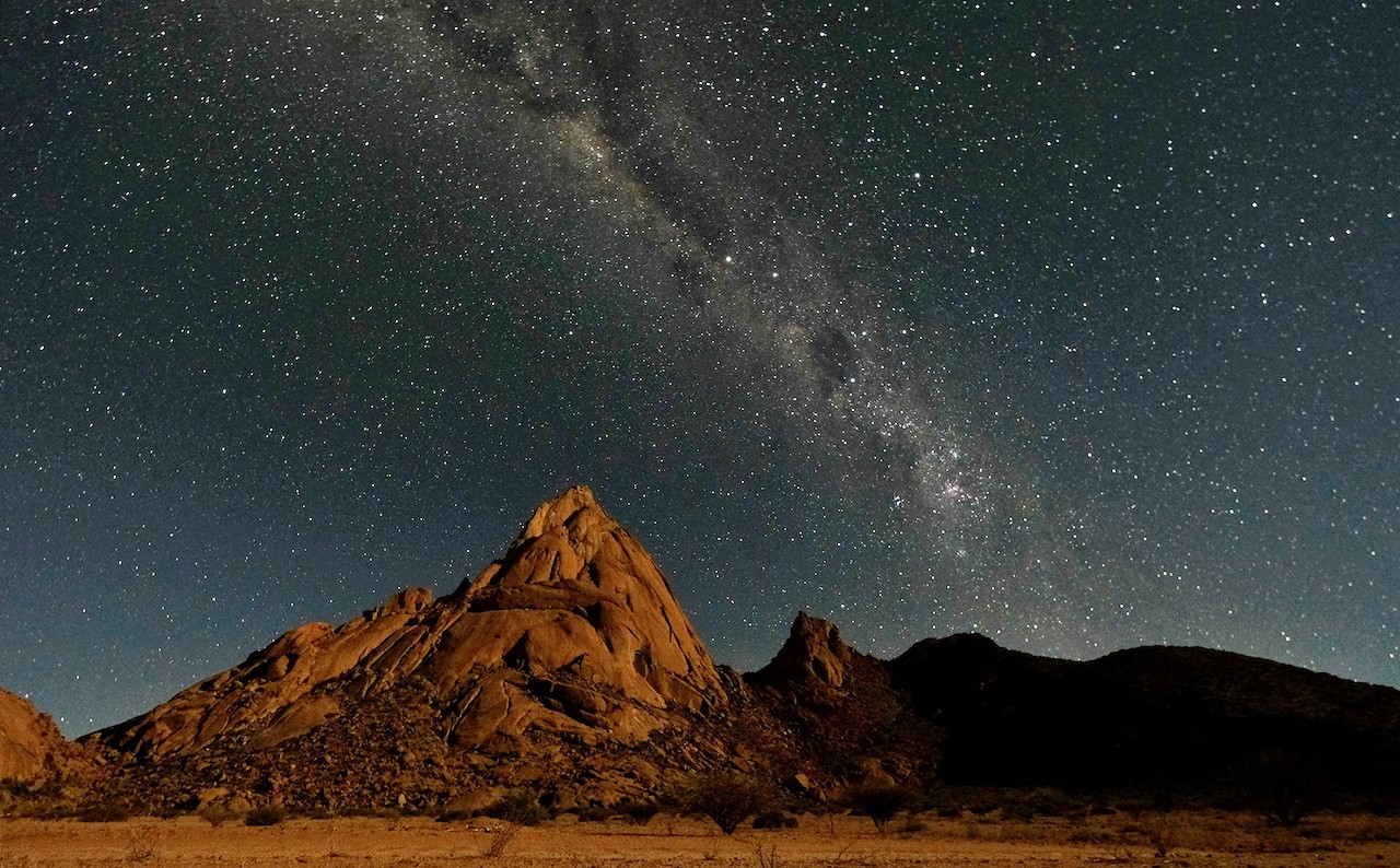 The Spitzkoppe at night  © Robert Durran