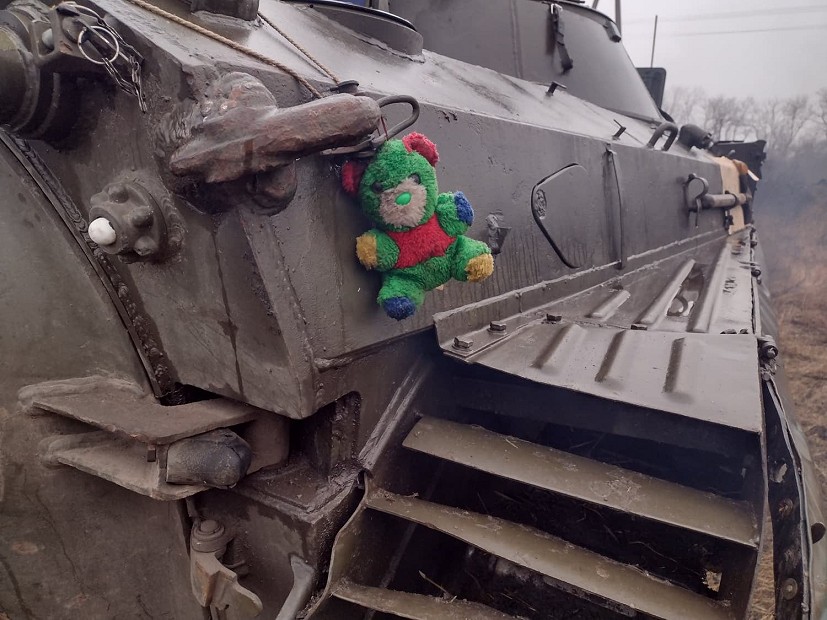 A BMP-2 tank with amulet bear 'Моці/Motsi', owned by an ethnic Hungarian soldier. The bear is one of the symbols of the 128th  © 128th Separate Mountain Assault Transcarpathian Brigade.