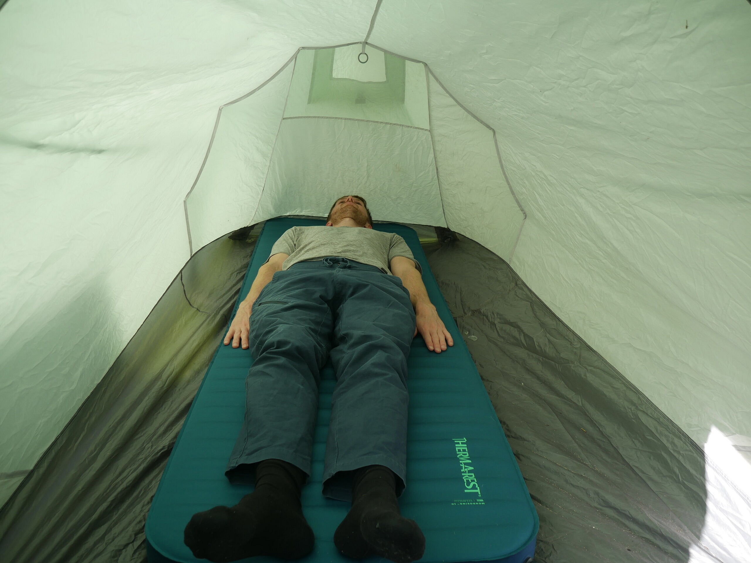 Square sided walls give a large amount of sleeping suface  © UKC Gear