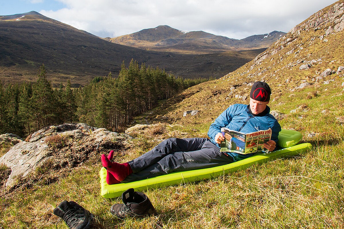 The mat's deep enough to smooth over uneven ground, for a comfy night (or a morning chilling with your favourite satirical mag)  © Dan Bailey