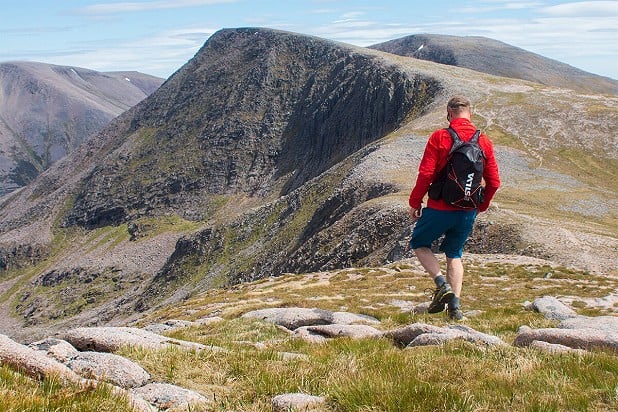 Using the 17 litre Strive Mountain Pack on a traverse of the Cairngorm 4000ers  © Dan Bailey