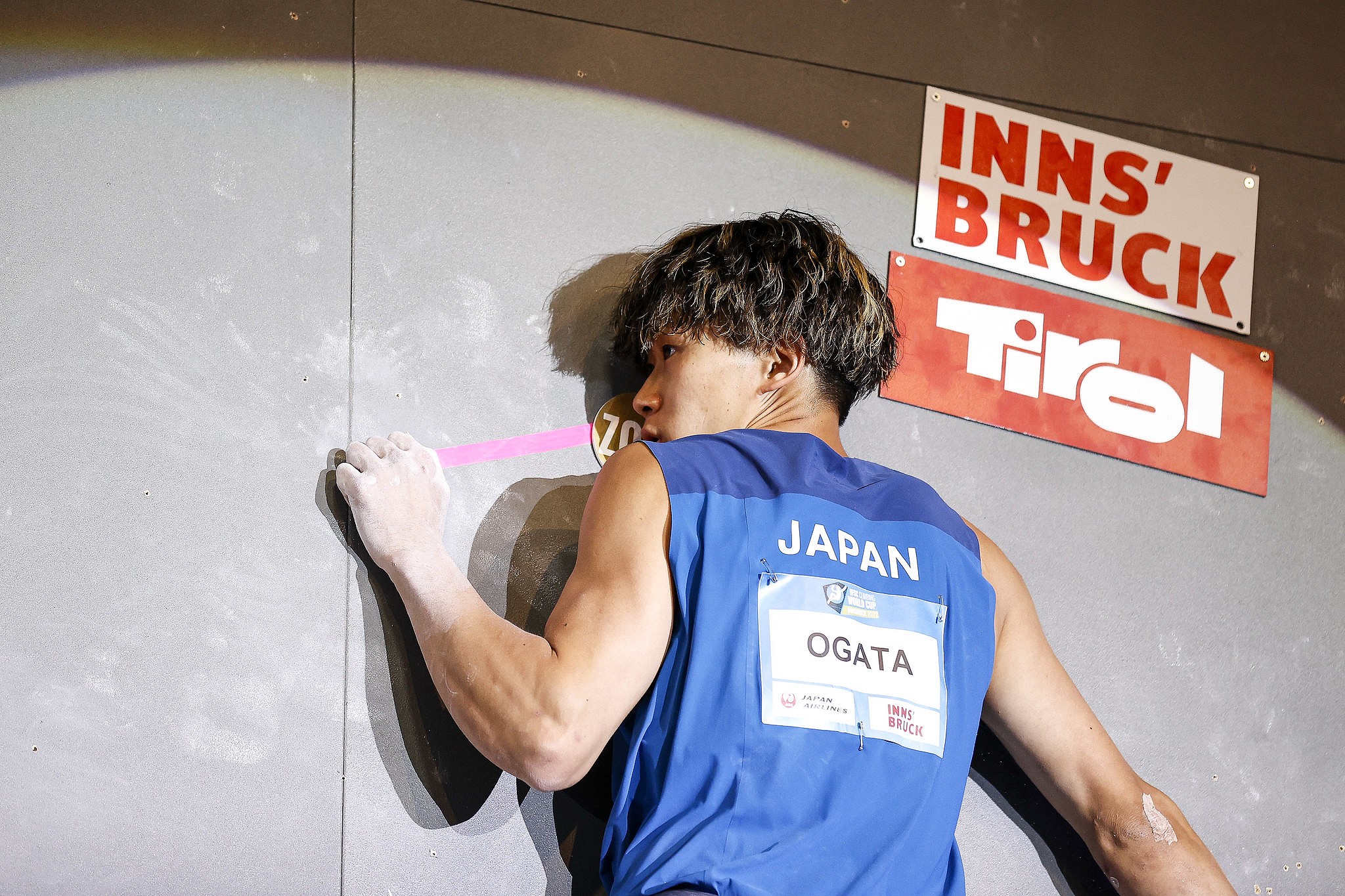 Yoshiyuki Ogata clinched the overall title with a second place in Innsbruck.  © Dimitris Tosidis/IFSC