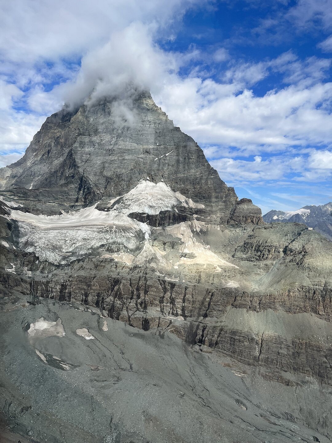 Glaciers under stress and black ice patches on the Matterhorn.  © Jan Beutel
