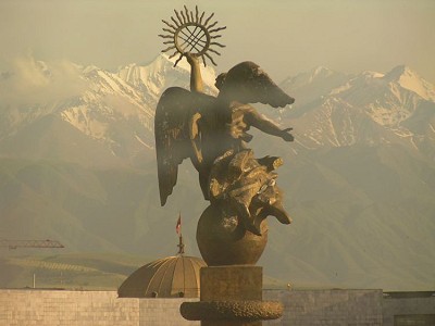 Bishkek and the Tien Shan behind  © Stuart Dunning