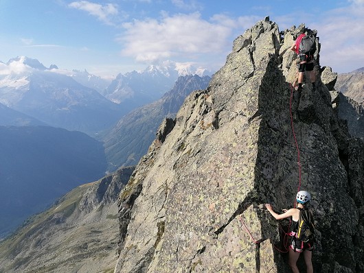 Brilliant day on the Perrons traverse!   © Alex Bowers
