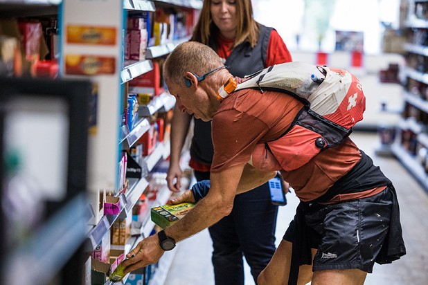 Dylan Webber stocks up on day three of the 2022 Montane Dragon's Back Race  © Montane Dragon’s Back Race® | No Limits Photography