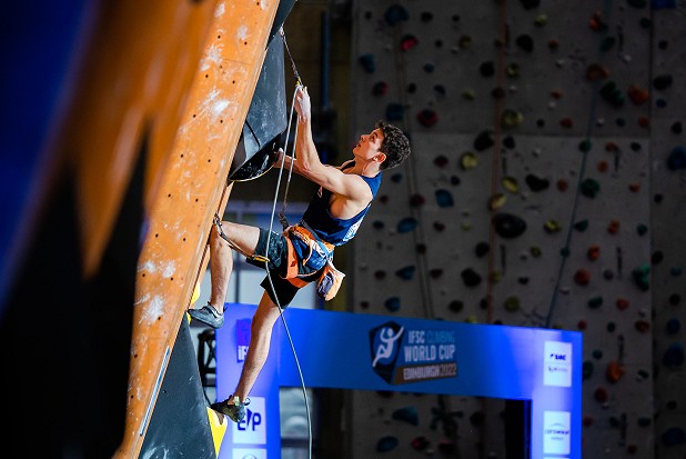 Toby Roberts finishes 3rd in Edinburgh, his first IFSC World Cup medal.  © Lena Drapella/IFSC