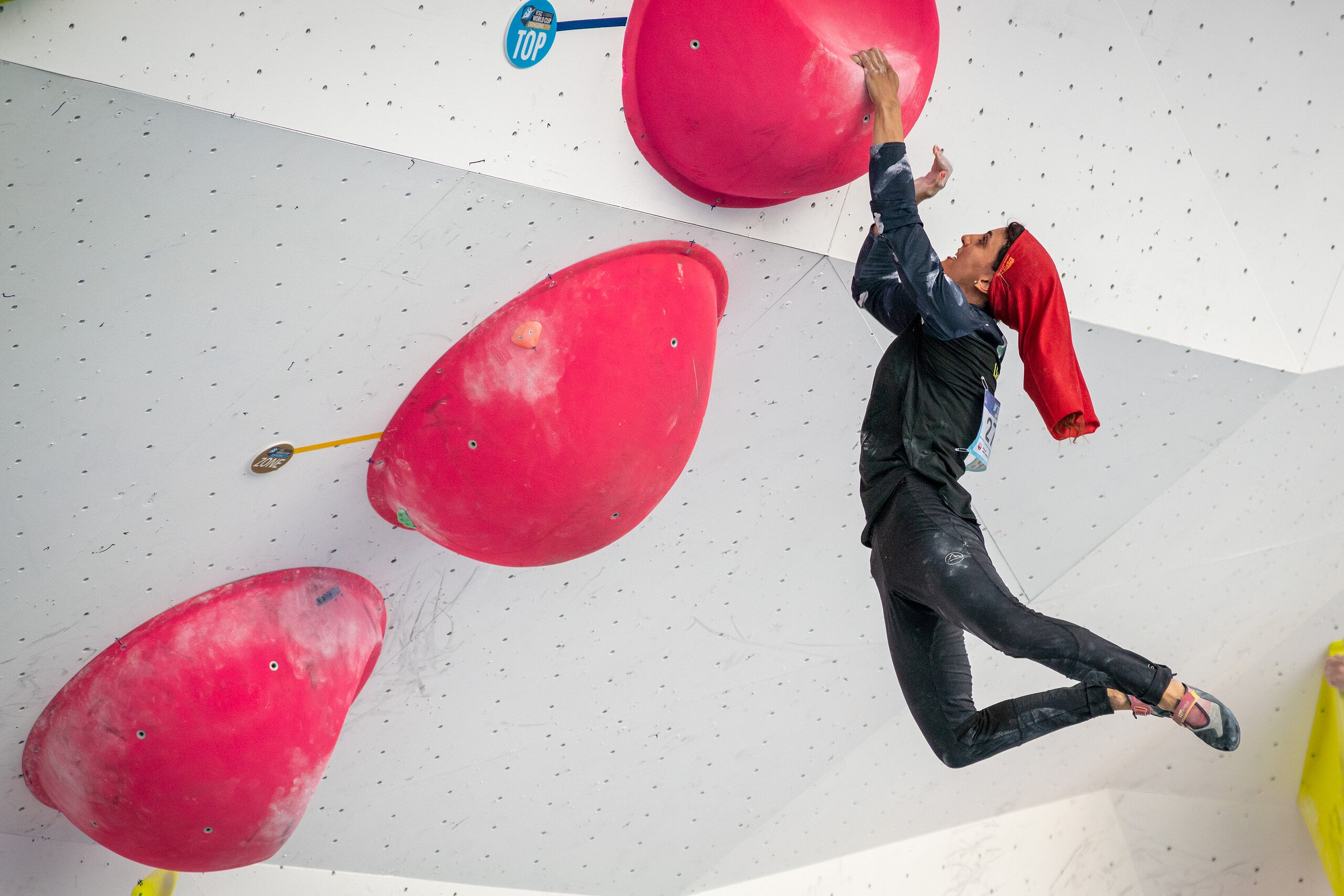 Elnaz Rekabi.competes in an IFSC Boulder World Cup in China.  © The Circuit Climbing/Eddie Fowke