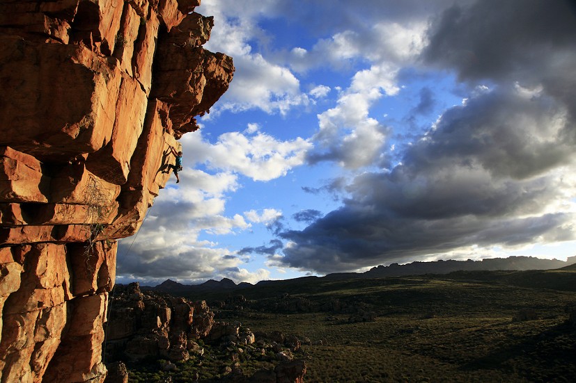 The author lost in sandstone in the Cederberg Mountains, Western Cape, SA.  © Dave Pickford