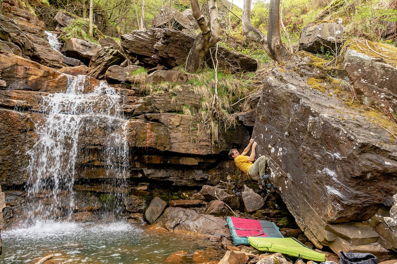 Bouldering at The Creek.  © Gabe Ison