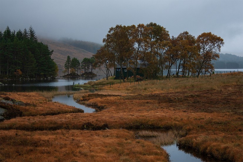 Hostels don't get much more isolated than Loch Ossian  © Dan Bailey