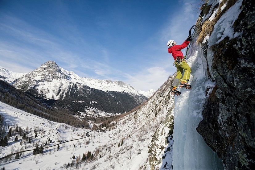 Guiding clients on ice routes in the Col des Montets near Chamonix.  © Dark Sky Media
