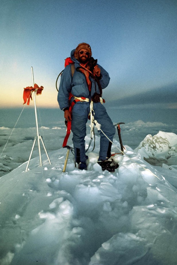 Doug Scott, Everest summit, 1975  © UKC Articles