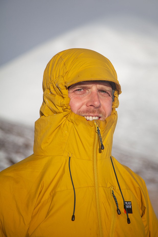 The hood cinches down nicely to give a close, snug fit  © UKC Gear
