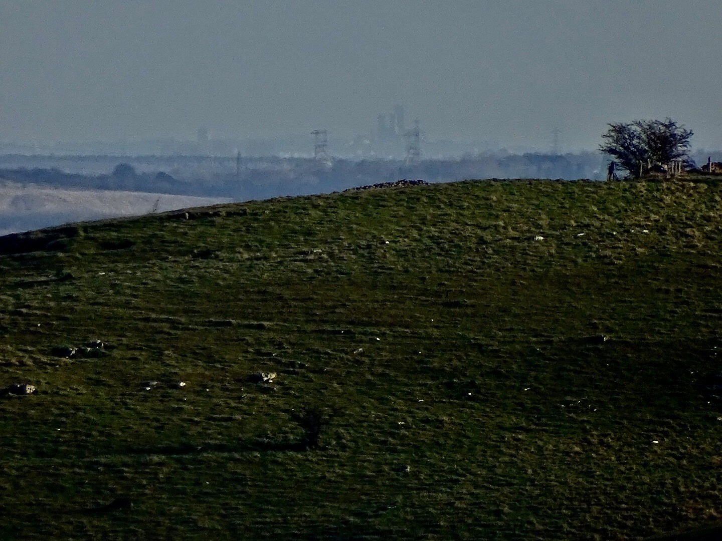 From Harborough Rocks - distance 46.7 miles  © LW199509