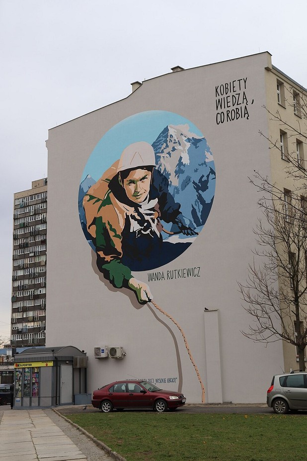 'Women Know What They Do', a mural of Rutkiewicz in Wrocław, Poland  © Andrzej Otrębski, Creative Commons