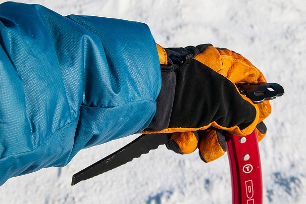 Tight-ish cuffs don't easily fit over bulkier gloves  © Dan Bailey