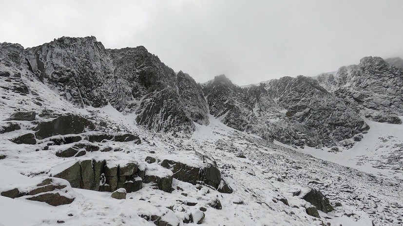 Walls of Lochnagar the day of the ascent (before the storm).  © Filip Babicz