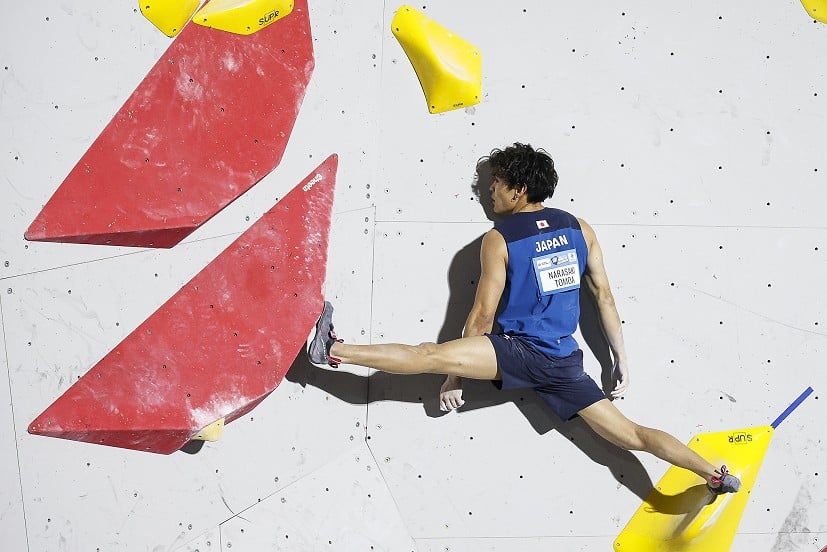 Tomoa Narasaki climbed to silver.  © Dimitris Tosidis/IFSC