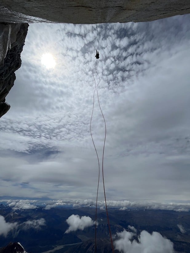 An airy rappel on the Franco-Argentina descent from Fitzroy  © Jacob Cook