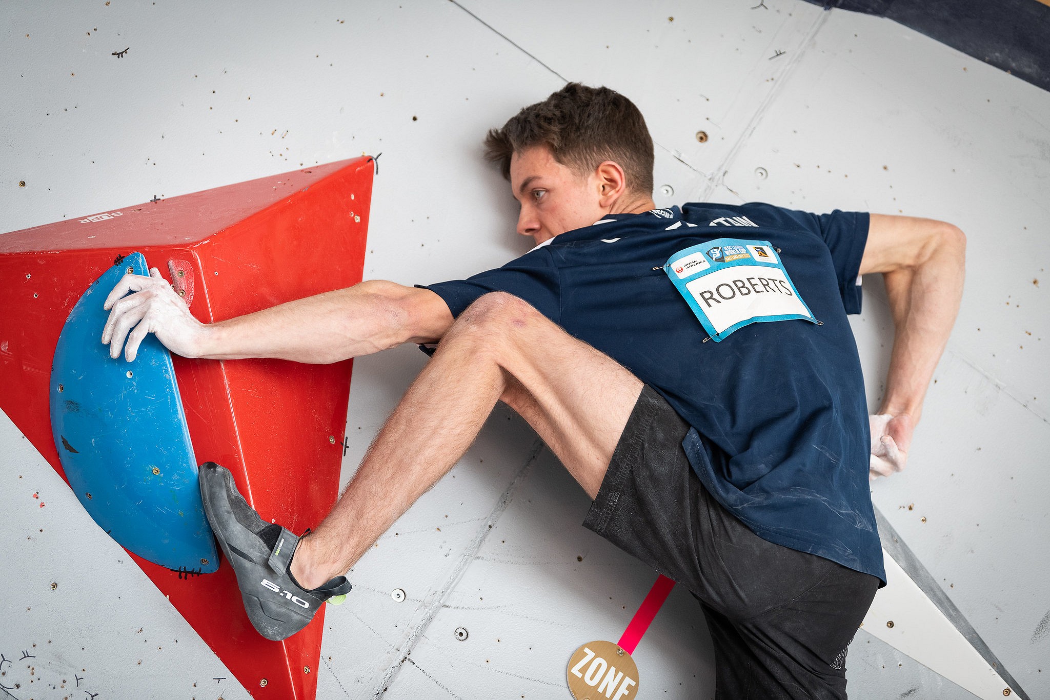 Toby Roberts climbed to bronze in the IFSC Salt Lake City Boulder World Cup.  © Slobodan Miskovic/IFSC