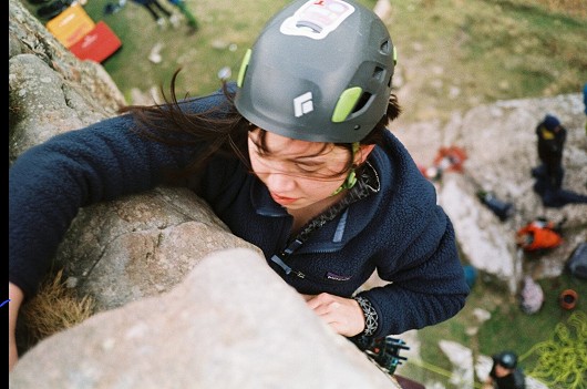 Solveig Lee topping out on Grovel Groove  © PatrickBrown