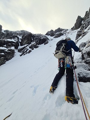 Beginning Forked Gully in great weather  © Tom Mellor
