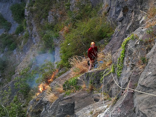 Falling barbecues and resultant belay-ledge fires are a hazard in Avon  © Seb Samways
