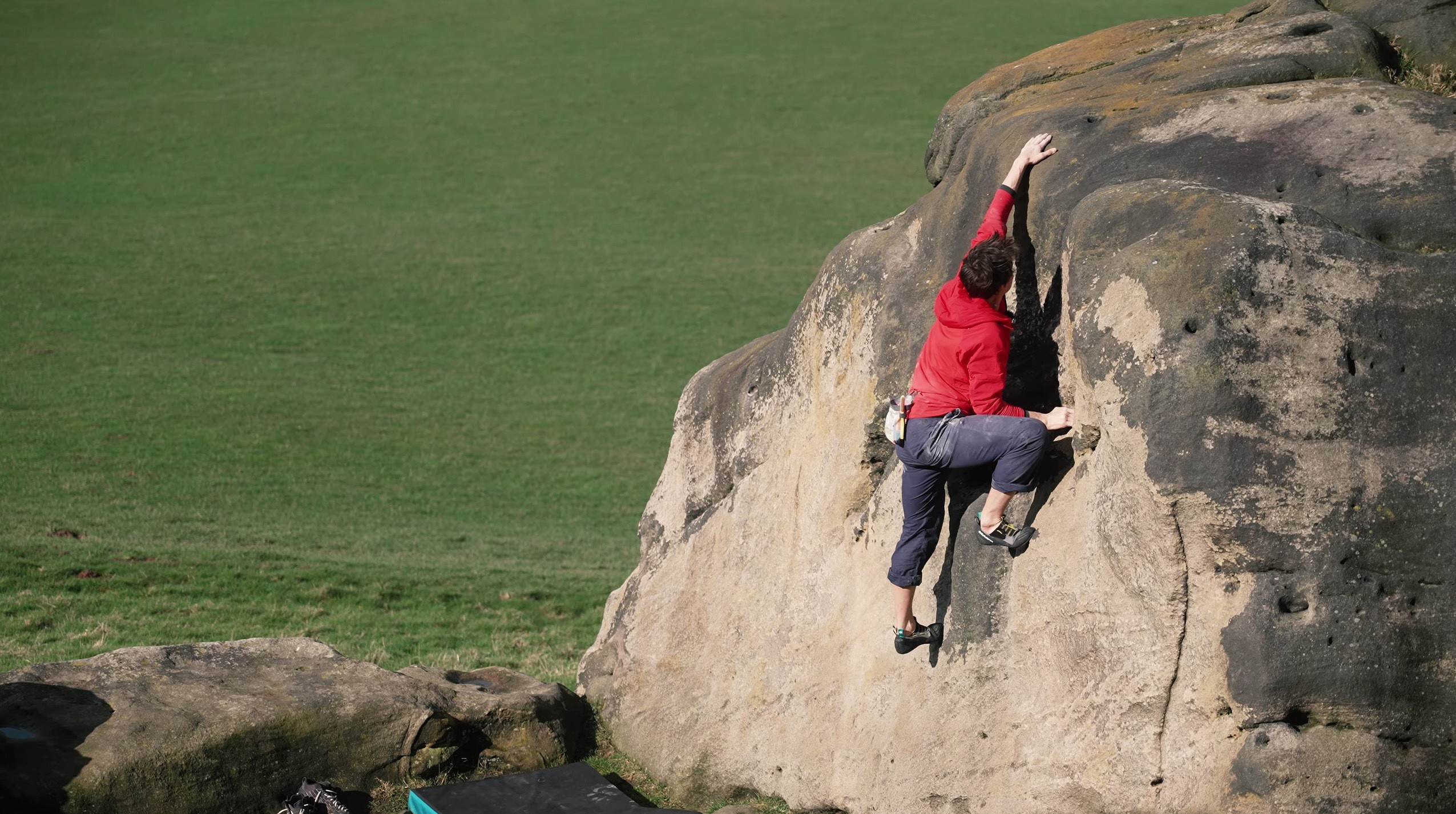 Jemima - one of the many easier problems on the circuit, with a modest height and lovely landing  © UKClimbing