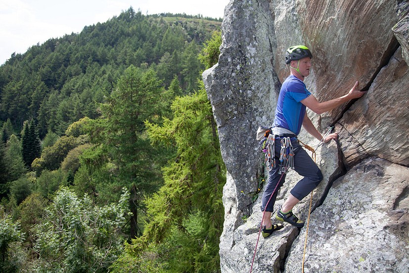 Ideal for easier routes like Crutch (S 4b) at Upper Cave Crag  © Martin McKenna