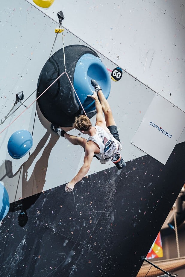 Colin Duffy rests in the volcano volume before reaching the headwall to take second place.  © Lena Drapella/IFSC