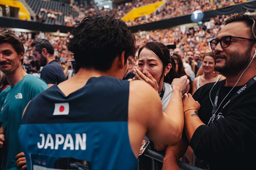 Tomoa celebrates with his wife, Olympic bronze medallist Akiyo Noguchi, who retired from competitions post-Tokyo.  © Lena Drapella/IFSC