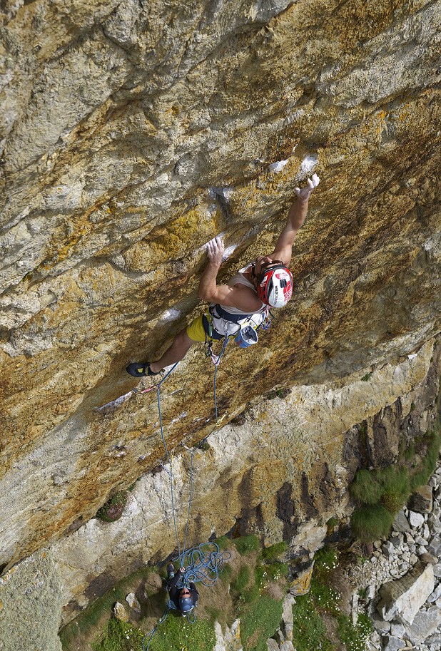 James Pearson on Prisoners of the Sun, E10 7a  © David Simmonite / Once Upon A Climb