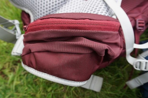 Zipped pockets on the hipbelt are great for quick access to snacks, phone etc  © Chris Scaife