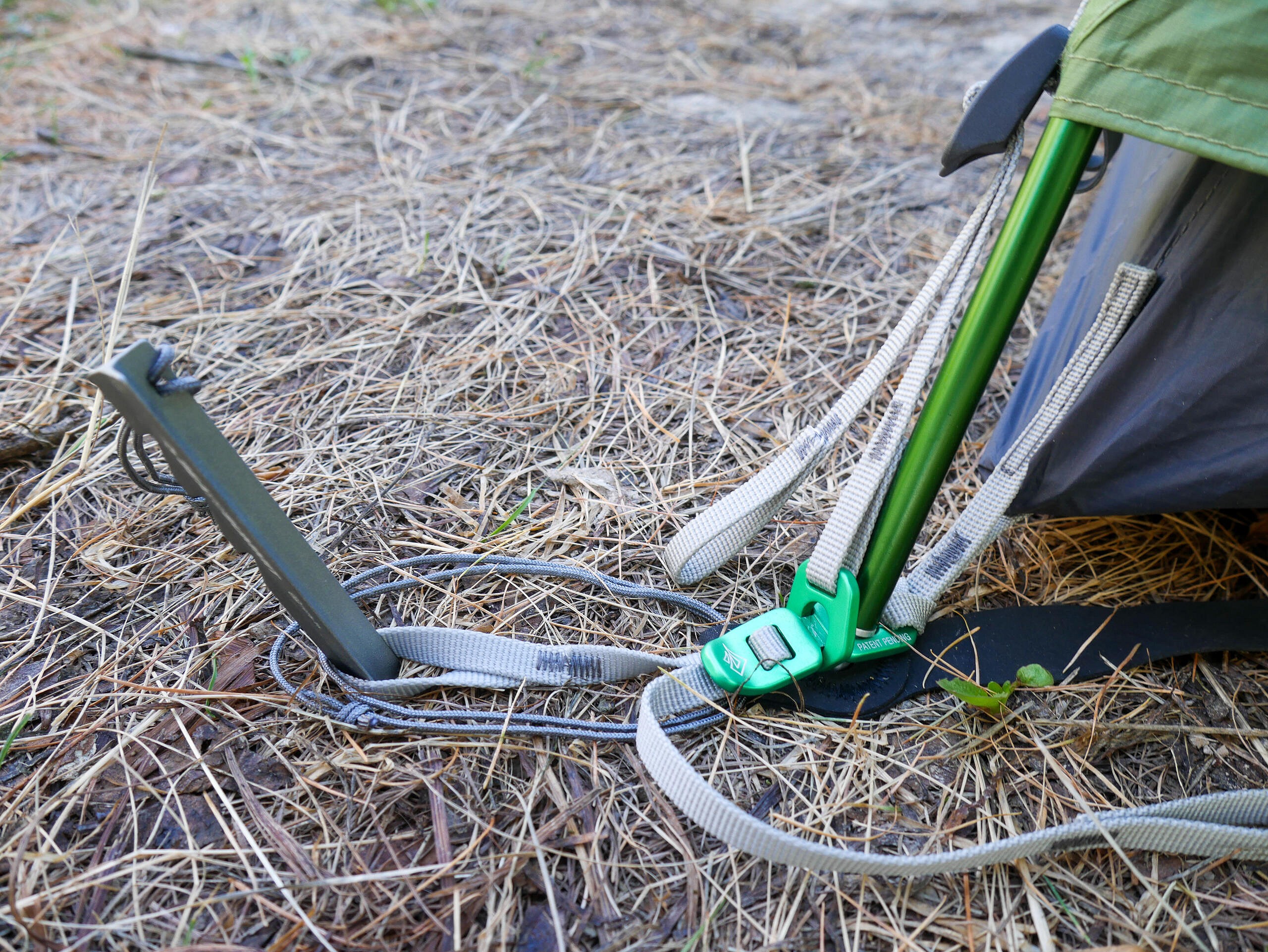 High quality and robust materials used in pegs and hardware  © UKC Gear