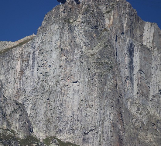 Brevent South Face with climbers on Poème à Lou
Shot from the valley floor  © martin.p65
