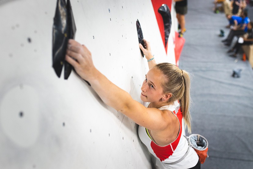 Slabs favour flexibility and footwork over brute strength.  © Benjamin Cannon