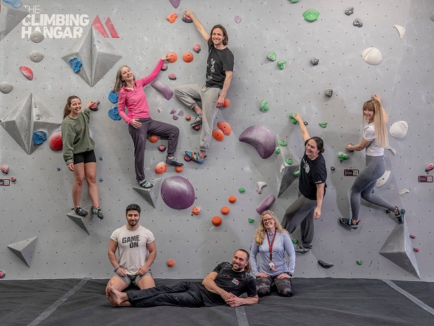Participants and Bouder Buddies at The Climbing Hangar Matchworks in Liverpool.  © UNHCR/Andrew Testa