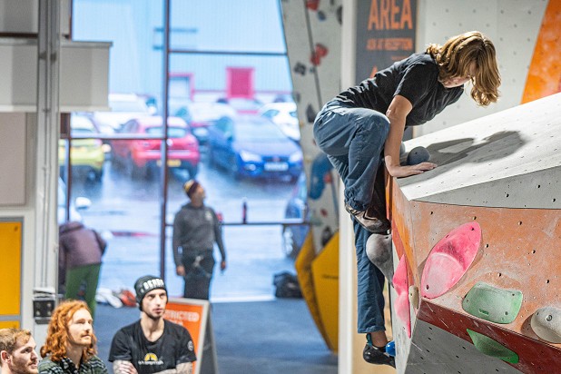 Topping out during the TCA Winter Series (Glasgow) round 1.  © TCA The Prop Store