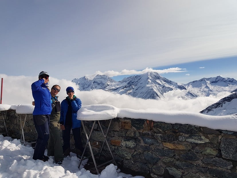 Female leaders enjoy a break in Saas Fee during the Alpine Club Aspirants Meet.  © Anna Fleming