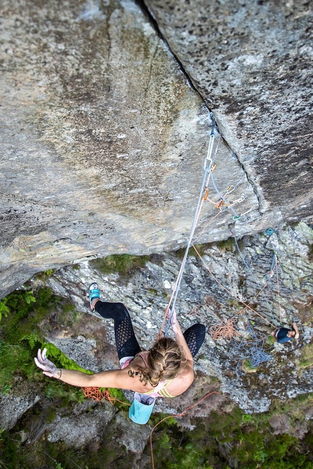 Maddy Cope falls off The Dispossessed E7 6c.  © Hazel Findlay