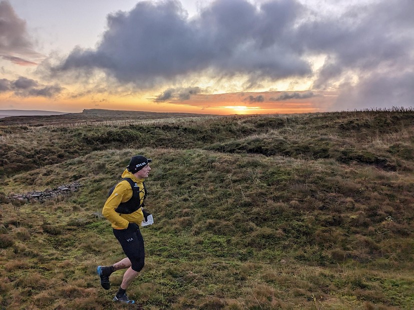 Running along the boggy Kinder plateau at dawn  © Matt Harmon