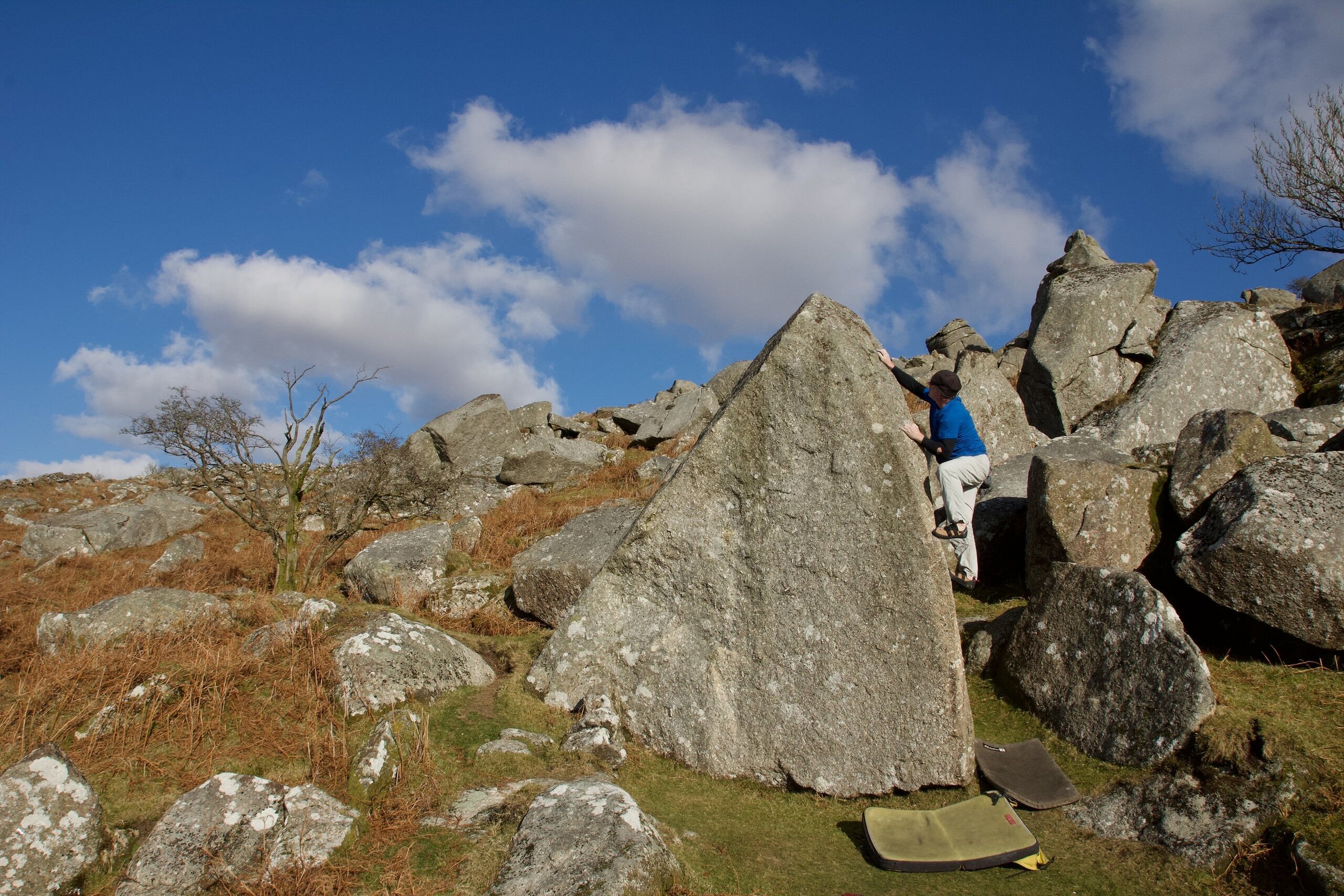Martin Perry climbing at Combeshead Tor.  © Carrie Hill