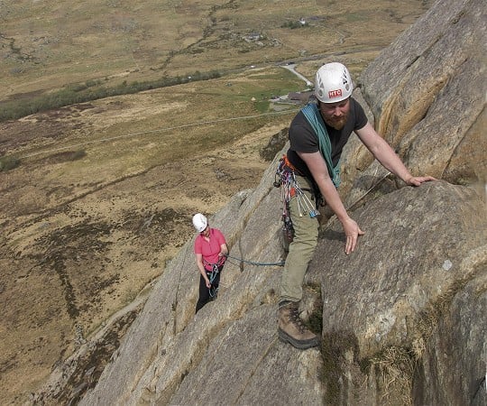 Byron Lee on Crack 3 at Tryfan Fach  © Mark Reeves