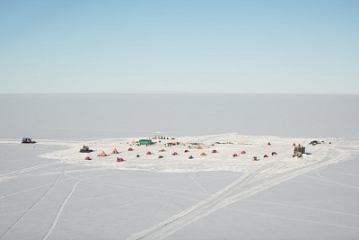 A much bigger camp. More than one Field Guide would usually manage this.  © BAS