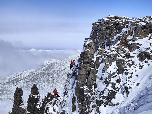 2 unknown climbers on last pitch of Fingers Ridge  © Dooney102