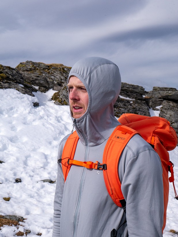 Snug hood keeps wind out and fits well under a helmet  © UKC Gear