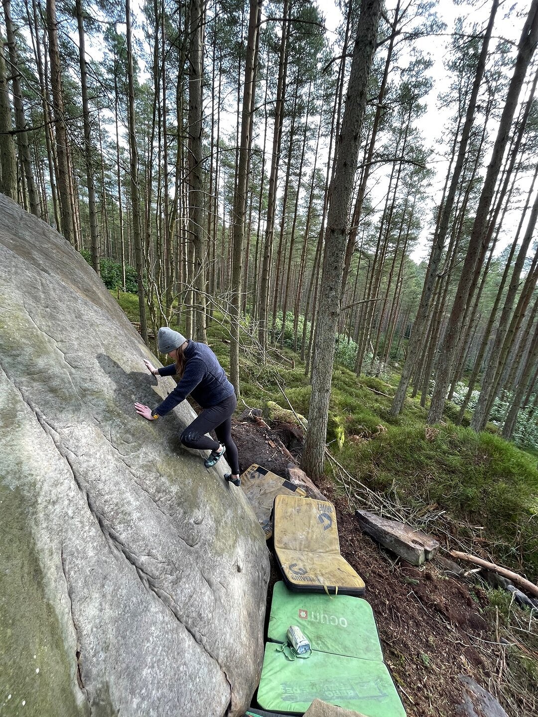 Ella teetering up the Main Event Bloc - Finish with a lick  © Cameron Brewes